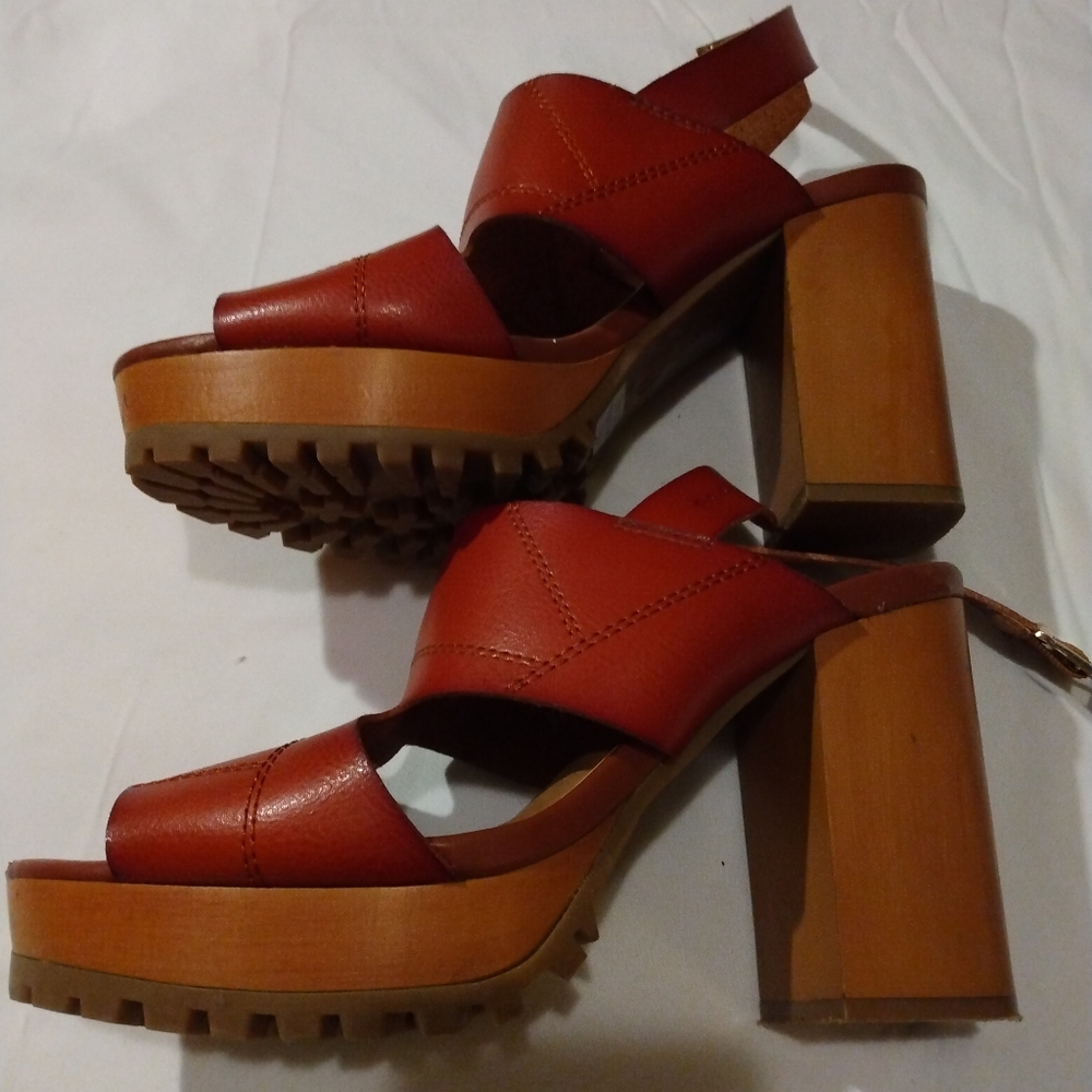 Women's size 8 Comfort Plus+ open toe wide platformers ..